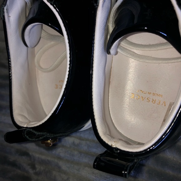-SOLD- patent Versace Sneakers👟 - Picture 5 of 7